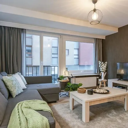 Lovely With Lateral Seaview Appartamento Blankenberge